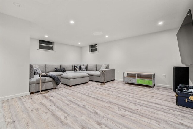 Building Photo - 505 Chestnut Hill Ave