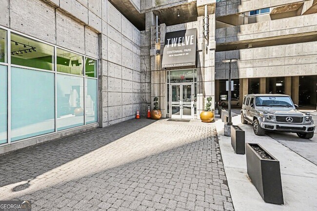 Building Photo - 400 W Peachtree St NW