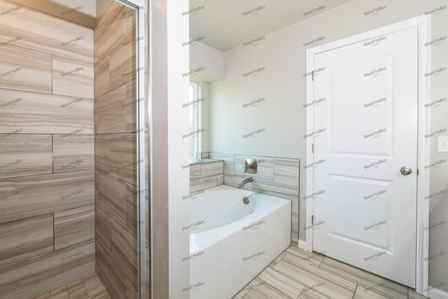 Building Photo - 11609 SW 9th St.