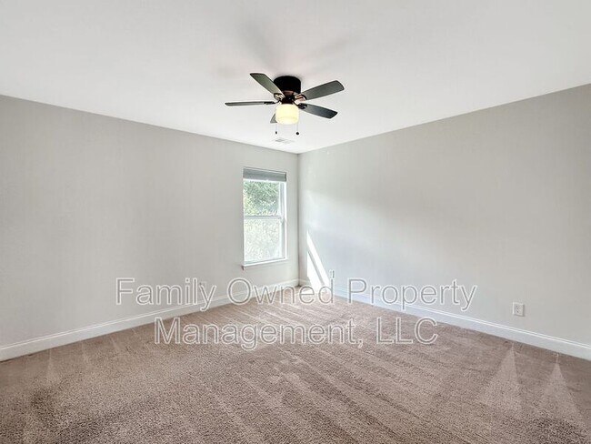 Building Photo - 206 Wathen Dr