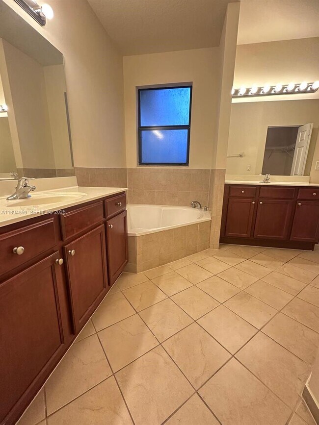 Building Photo - 15290 SW 118th Terrace