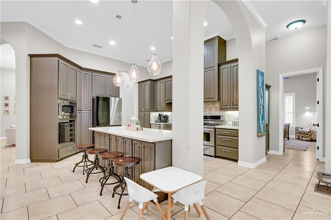 Building Photo - 24 3rd N Ln