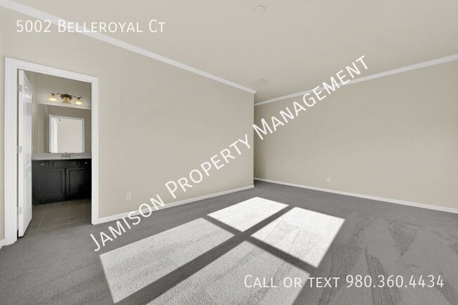 Building Photo - 5002 Belleroyal Ct