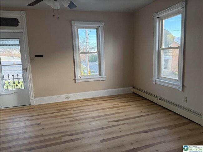 Building Photo - 4453 Main St