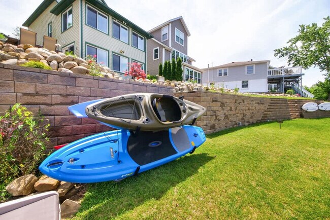 Building Photo - 3576 Portage Point Blvd