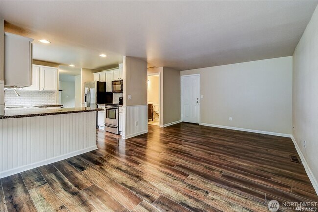 Building Photo - 3bd/2.5ba Renton Home