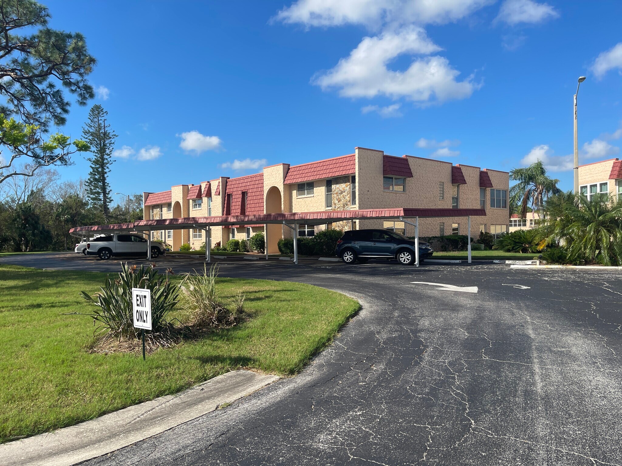 Lovely condo community - 218 Dogwood Cir