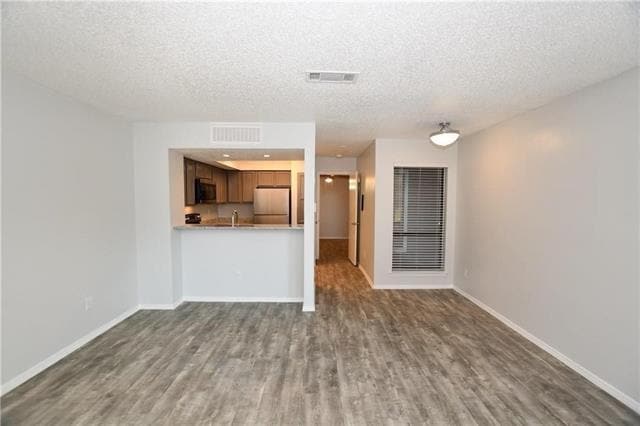 Building Photo - 9835 Walnut St