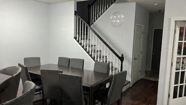 Building Photo - 5220 Holly Ln N