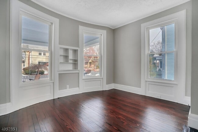 Building Photo - 25 Olyphant Dr