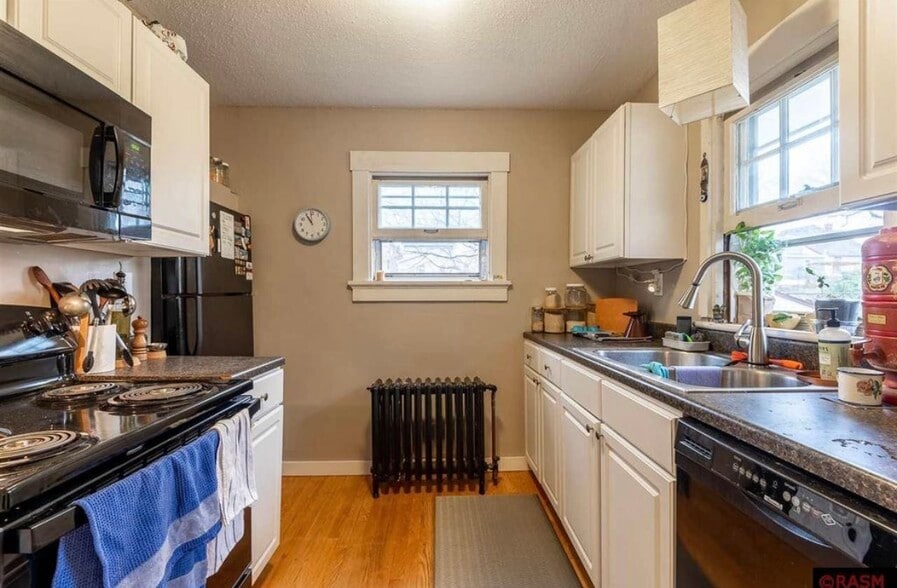 kitchen - 207 Van Brunt St