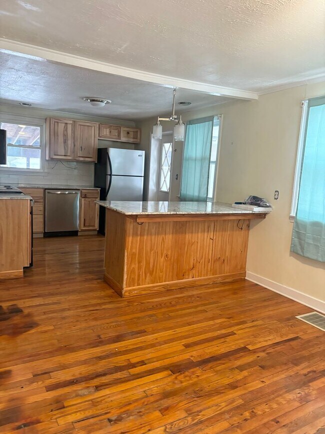 Building Photo - 110 Victory Dr