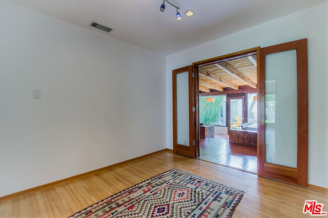 Building Photo - 12832 Greene Ave