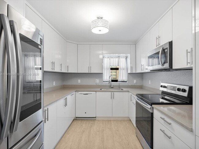 Building Photo - 1500 S Ocean Dr