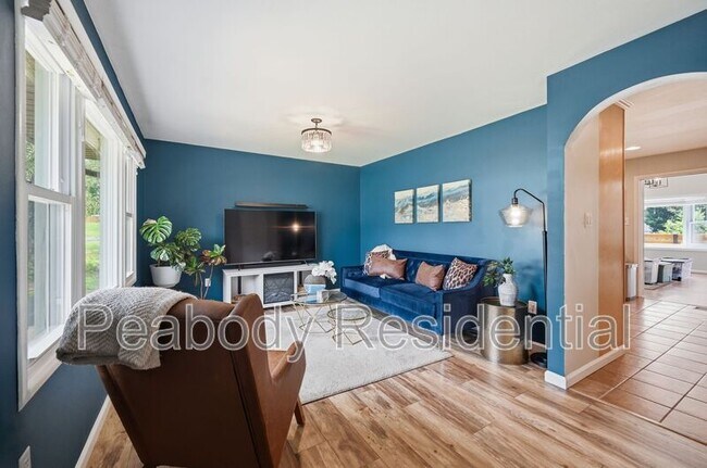 Building Photo - 6426 Carriage Dr