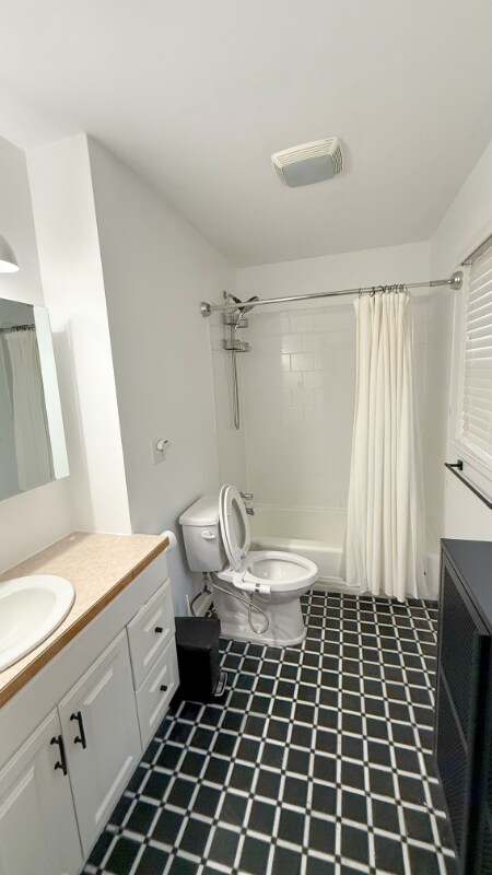 Building Photo - 5002 Woodson Rd