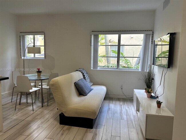 Building Photo - 1560 Meridian Ave