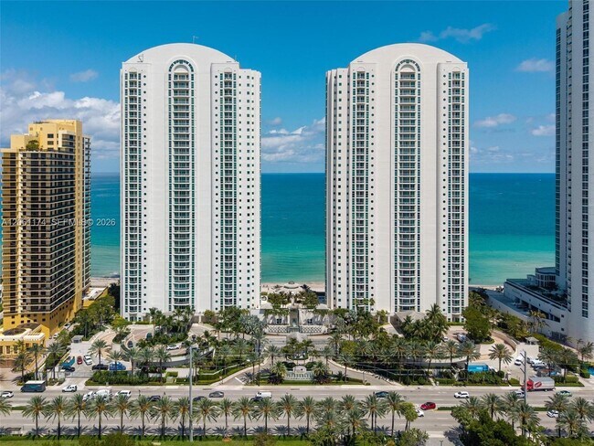 Building Photo - 16051 Collins Ave