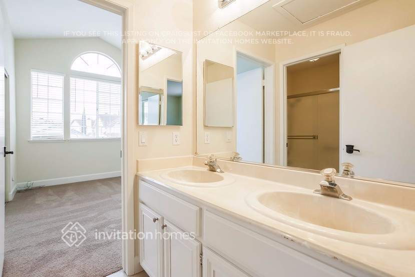 Building Photo - 2169 Rain Drop Cir