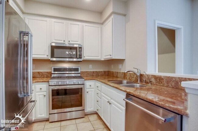 Building Photo - Exceptional 2Bdm 2.5Ba Home in the Palermo...