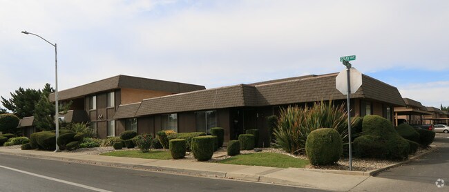 Building Photo - The Tiburon