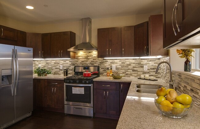 Building Photo - Barcelona Ridge Estates