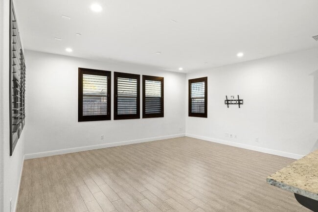 Building Photo - 4 Bedroom Upscale Rocklin Home Available NOW