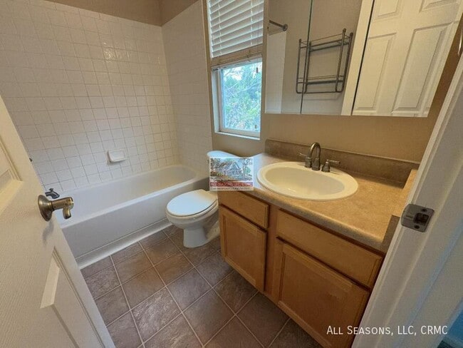 Building Photo - 2520 Sierra Springs Dr