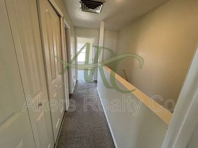 Building Photo - 178 E Spaulding Ave