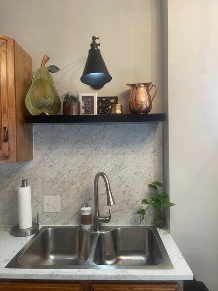 Building Photo - 1737-1/2 S 10th St