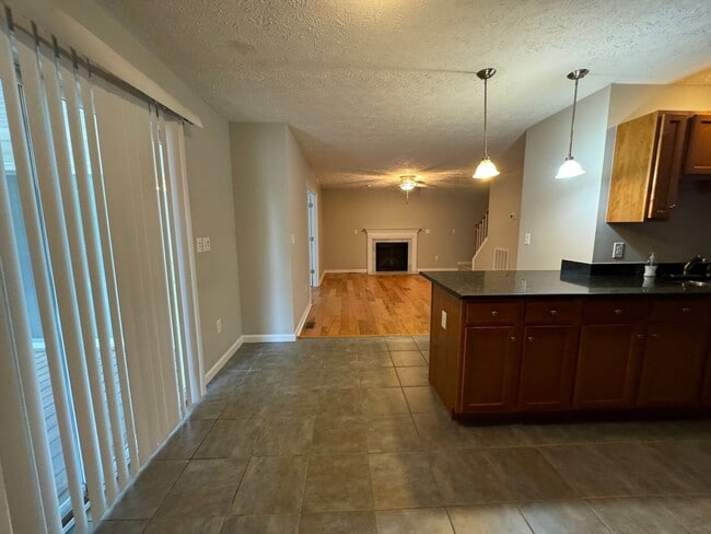 Building Photo - Spacious 4 Bed 2.5 Bath Home in Carolina Lakes