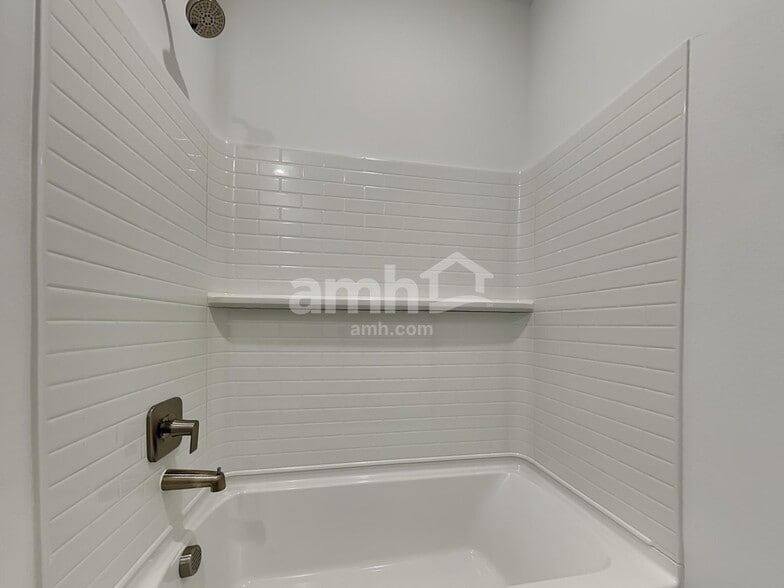 Building Photo - 7622 Brenden St SW