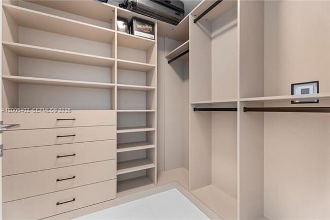 Building Photo - 300 Biscayne Blvd Way