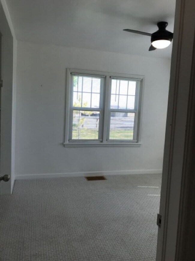 Building Photo - 1285 Fls Ave W