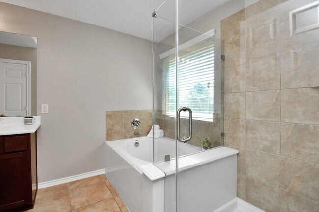 Building Photo - 6426 Haywards Crossing S Cir