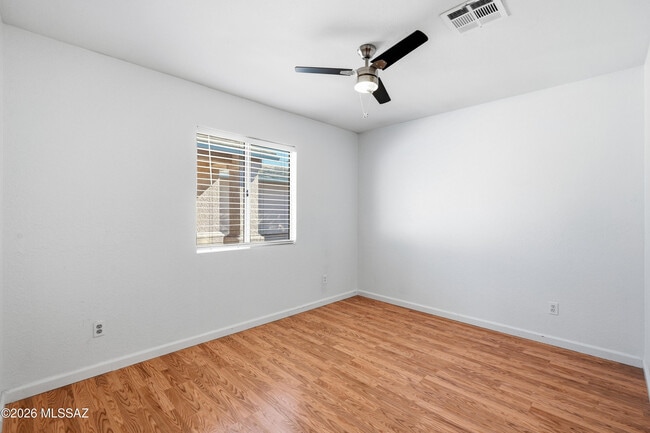 Building Photo - 8871 E Citrus Tree Dr