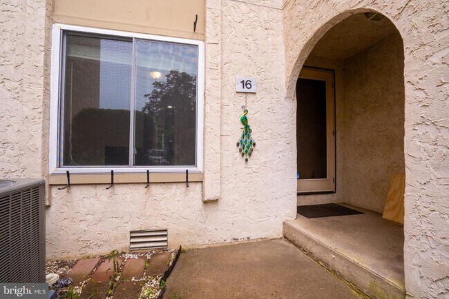 Building Photo - 16 Thoreau Dr