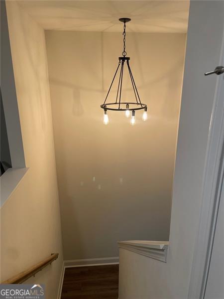 Building Photo - 560 Vandenburg Dr