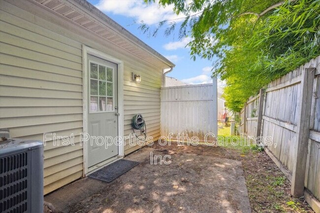 Building Photo - 1534 Tiana Way