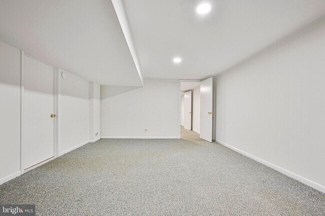 Building Photo - 11813 Macon St
