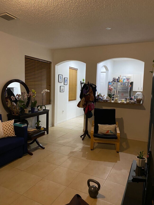 Building Photo - 4220 NE 9th St