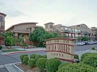 Building Photo - 10176 Park Meadows Dr