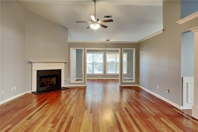 Building Photo - 1012 Fairmont Park Dr