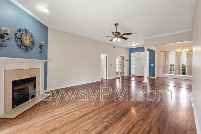 Building Photo - 435 St Julian Pl