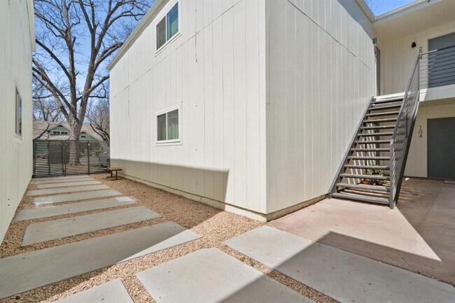 Building Photo - 4103 Speedway