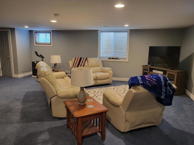 Building Photo - 4125 Spruce St