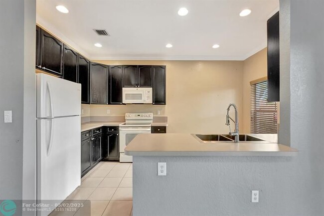 Building Photo - 3315 Merrick Ln