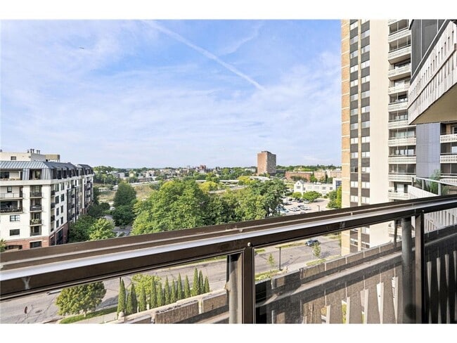 Building Photo - 400 Groveland Ave