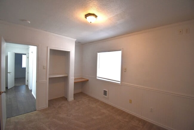 Building Photo - Spacious Corner lot home