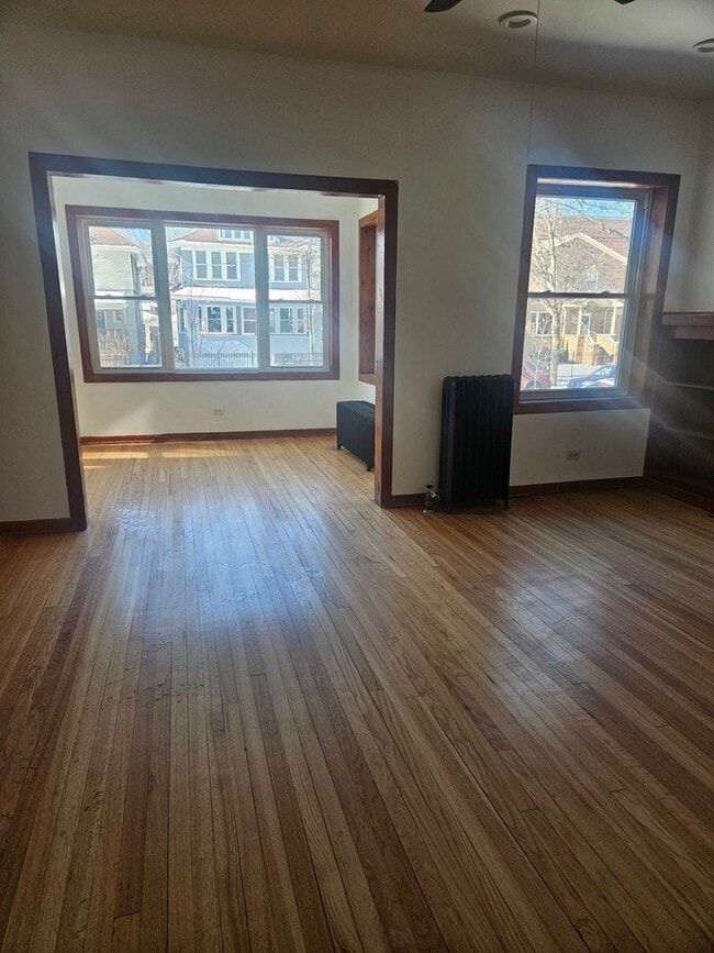 Building Photo - 4839 N Lawndale Ave